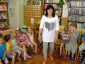 przedszkolaki w bibliotece